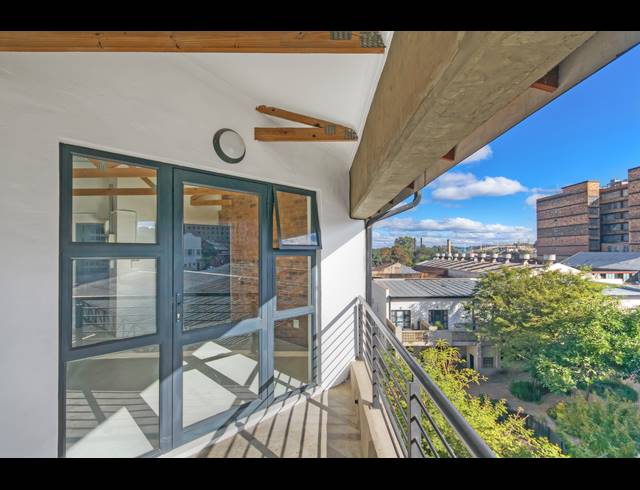 0.5 BEDROOM APARTMENT FOR SALE IN MABONENG